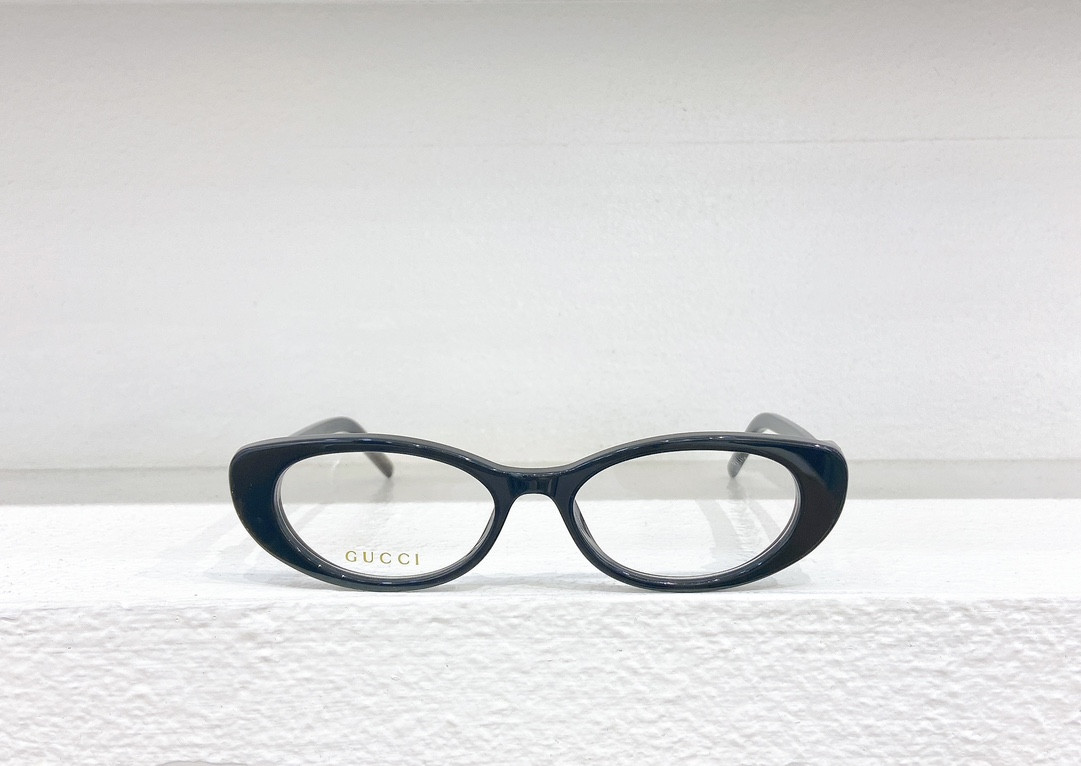 G*u*i glasses gg 1680s 52-17-140