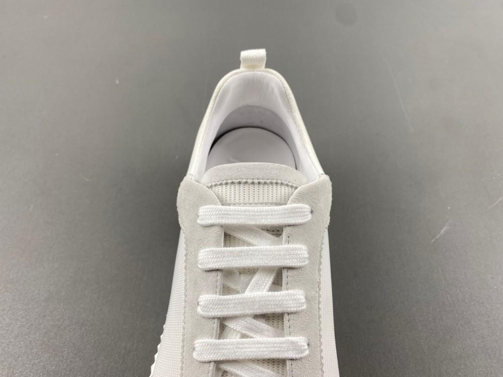 ua H**me5 bouncing sneaker