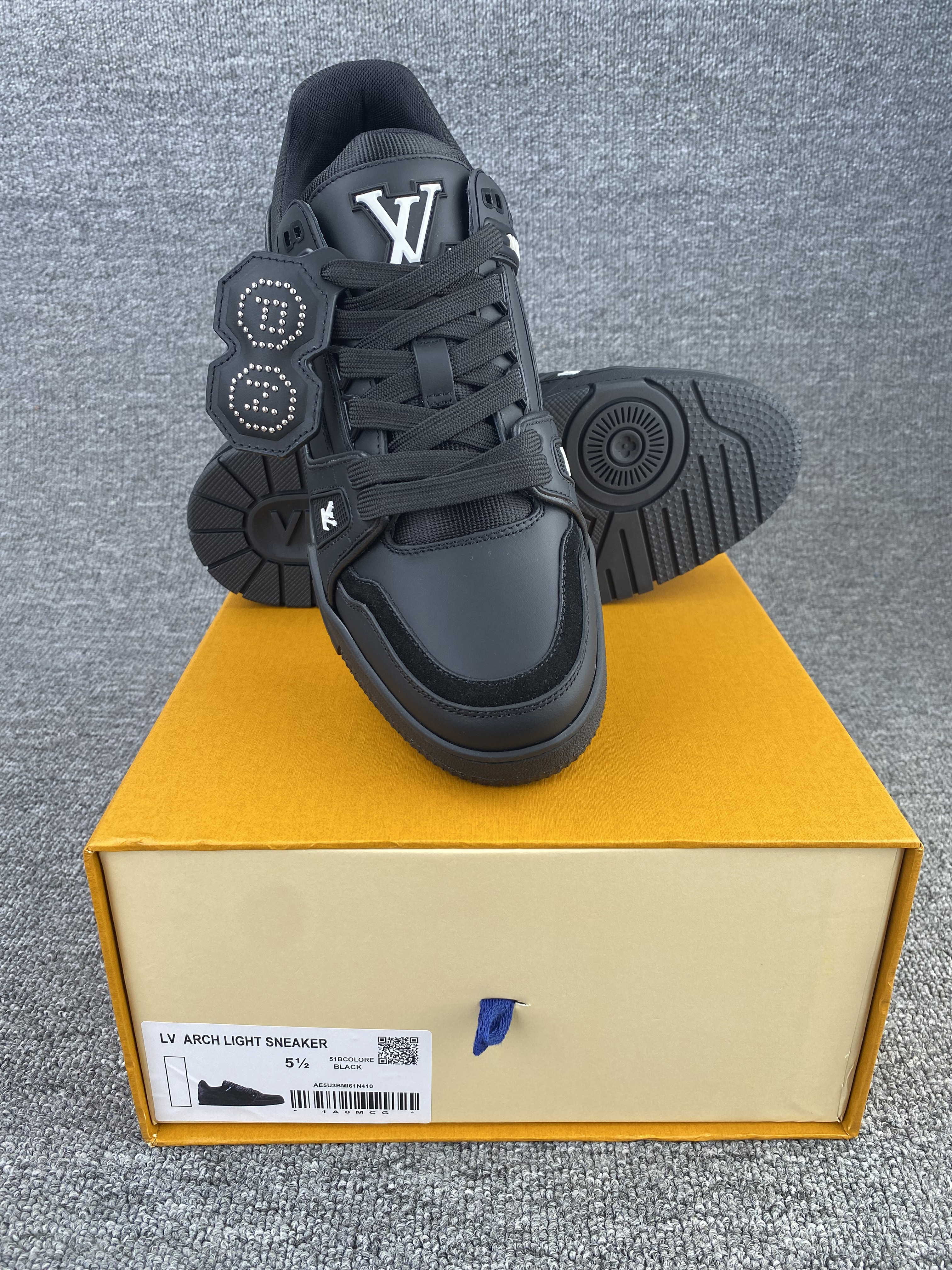 UA LV trainer Sneakers