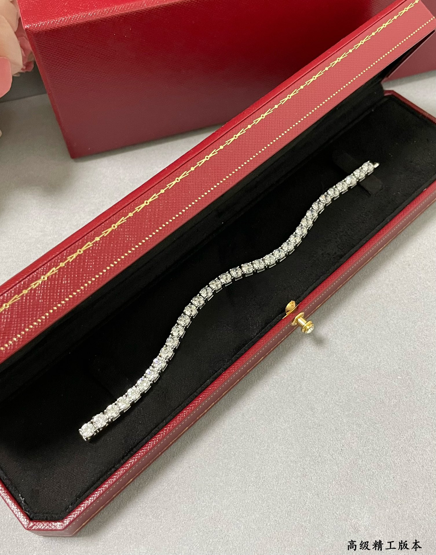 ca*t*er full Di*m*nd four-claw bracelet