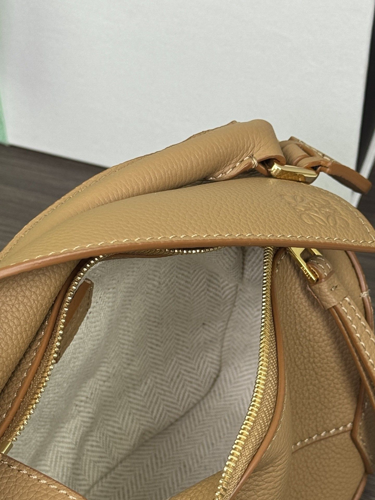 L0ew* mini puzzle edge bag in soft grained calfskin 18x12.5x8cm