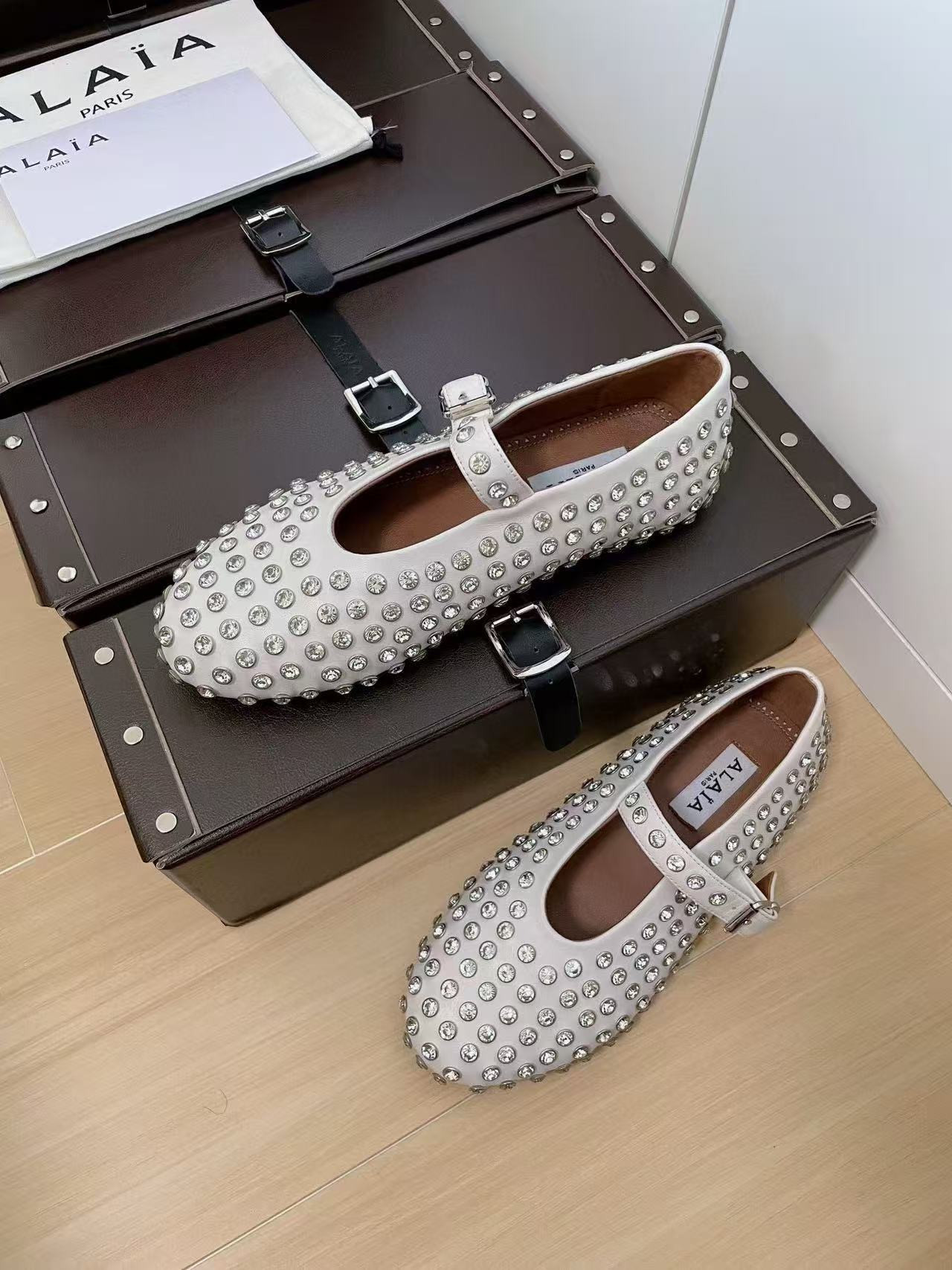 UA ALAÏA STRASS BALLET FLATS