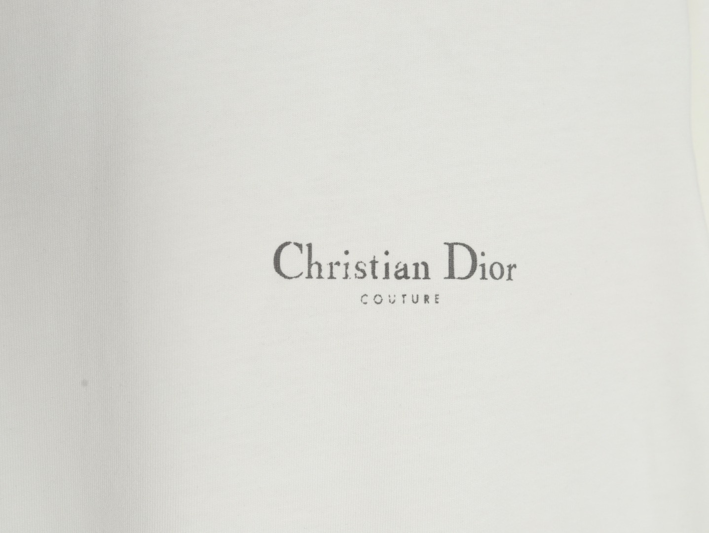 D*or short-sleeved t-shirt