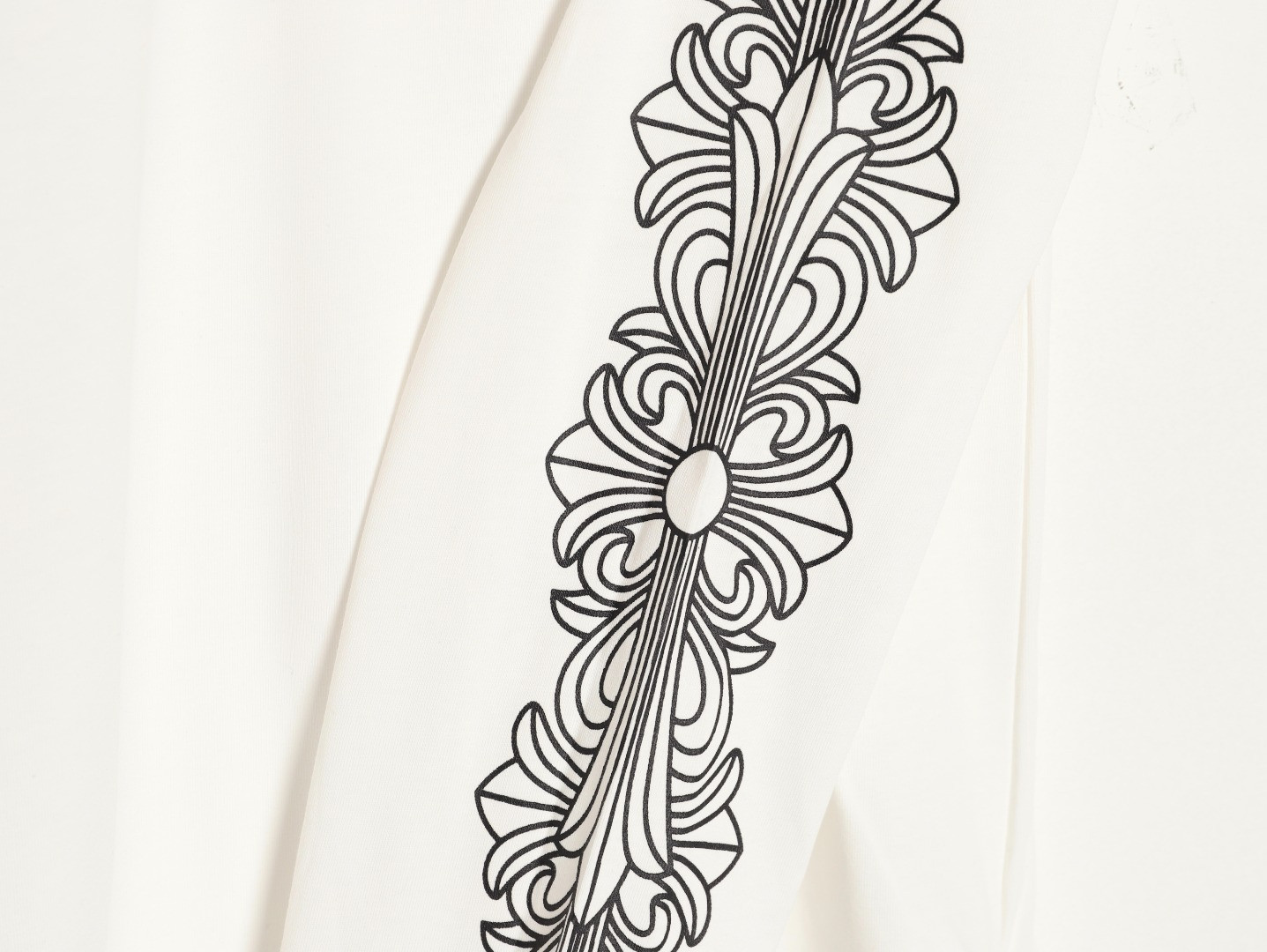 Ch**me He**ts 25fw long-sleeved t-shirt