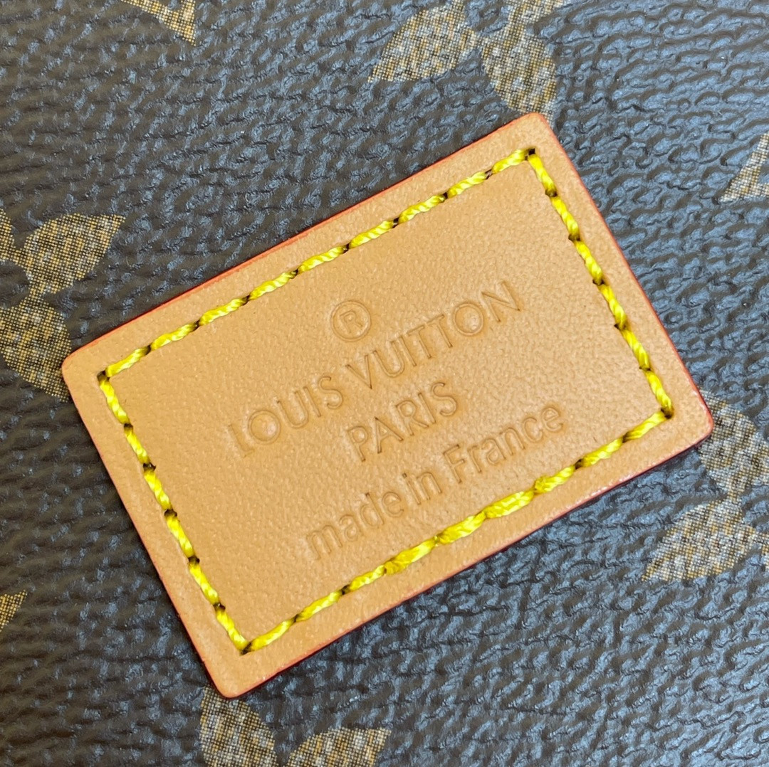 LV VINTAGE SAUMUR M40710