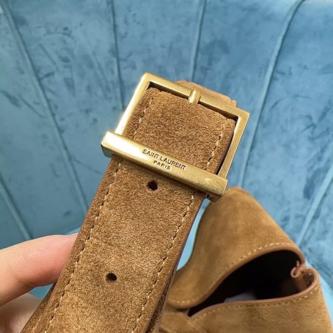 y*l le 5 À 7 S*pple in suede 23x22x8.5cm