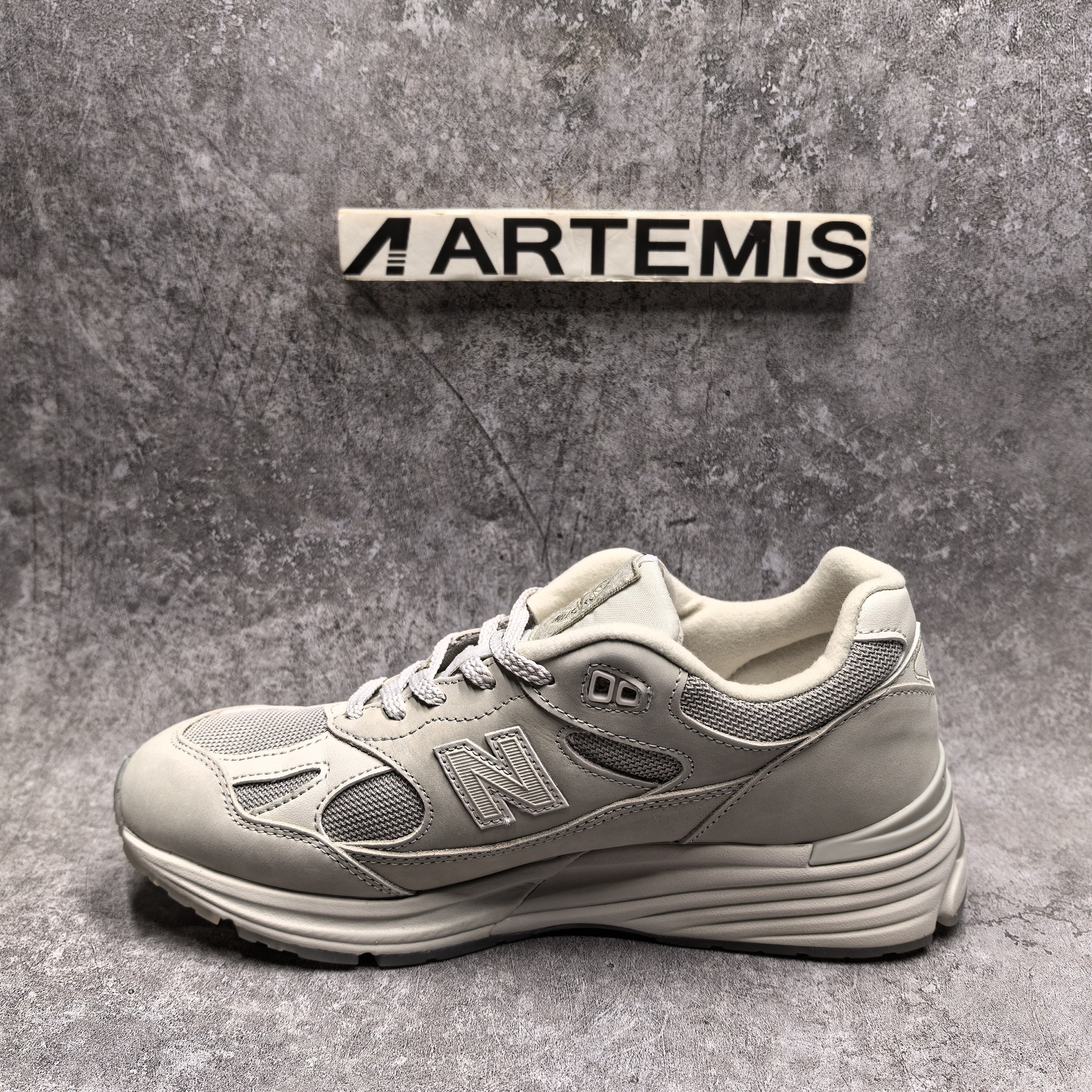 UA New Balance 991v2