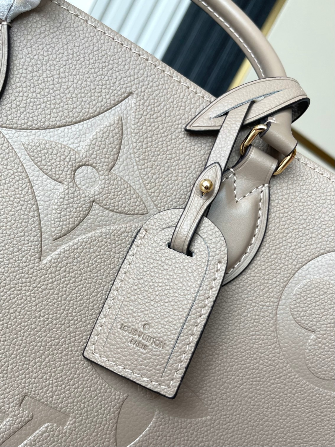 LV OnTheGo GM M449251 16.1 x 13.4 x 7.5inches