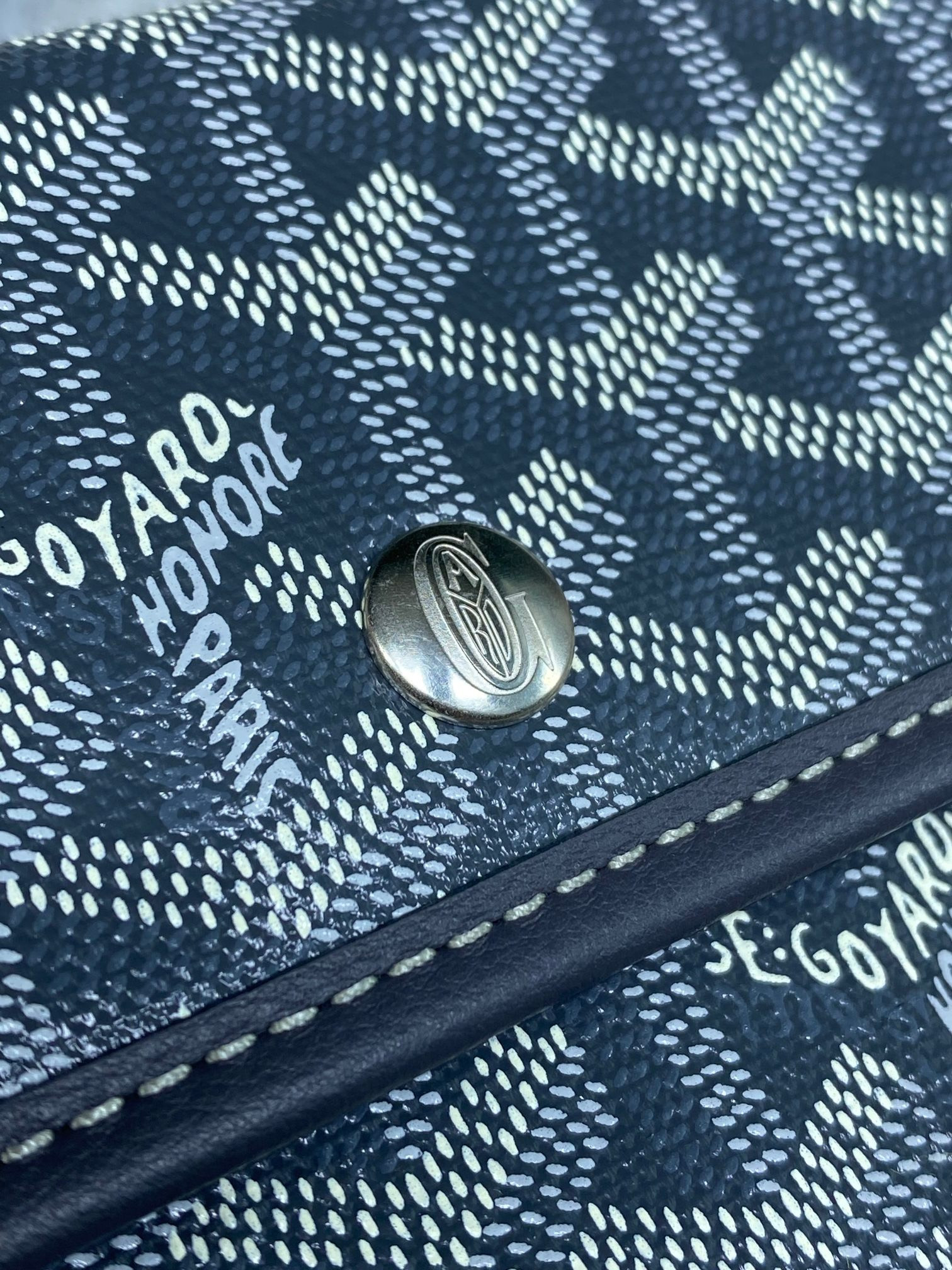 Go*ard small saint l0*is bag 28 cm x 15 cm x 34 cm