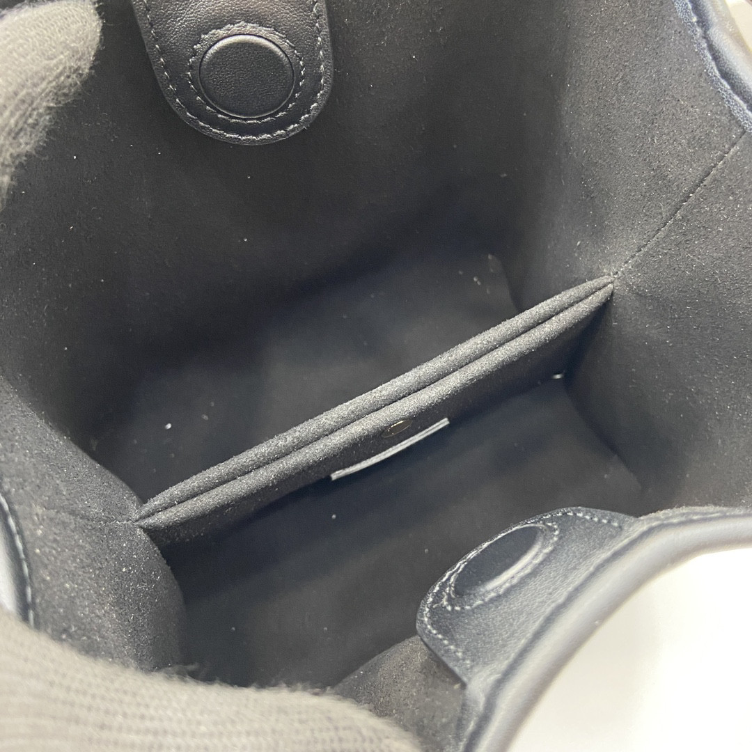 G*u*i mini emblem 19x18x11cm