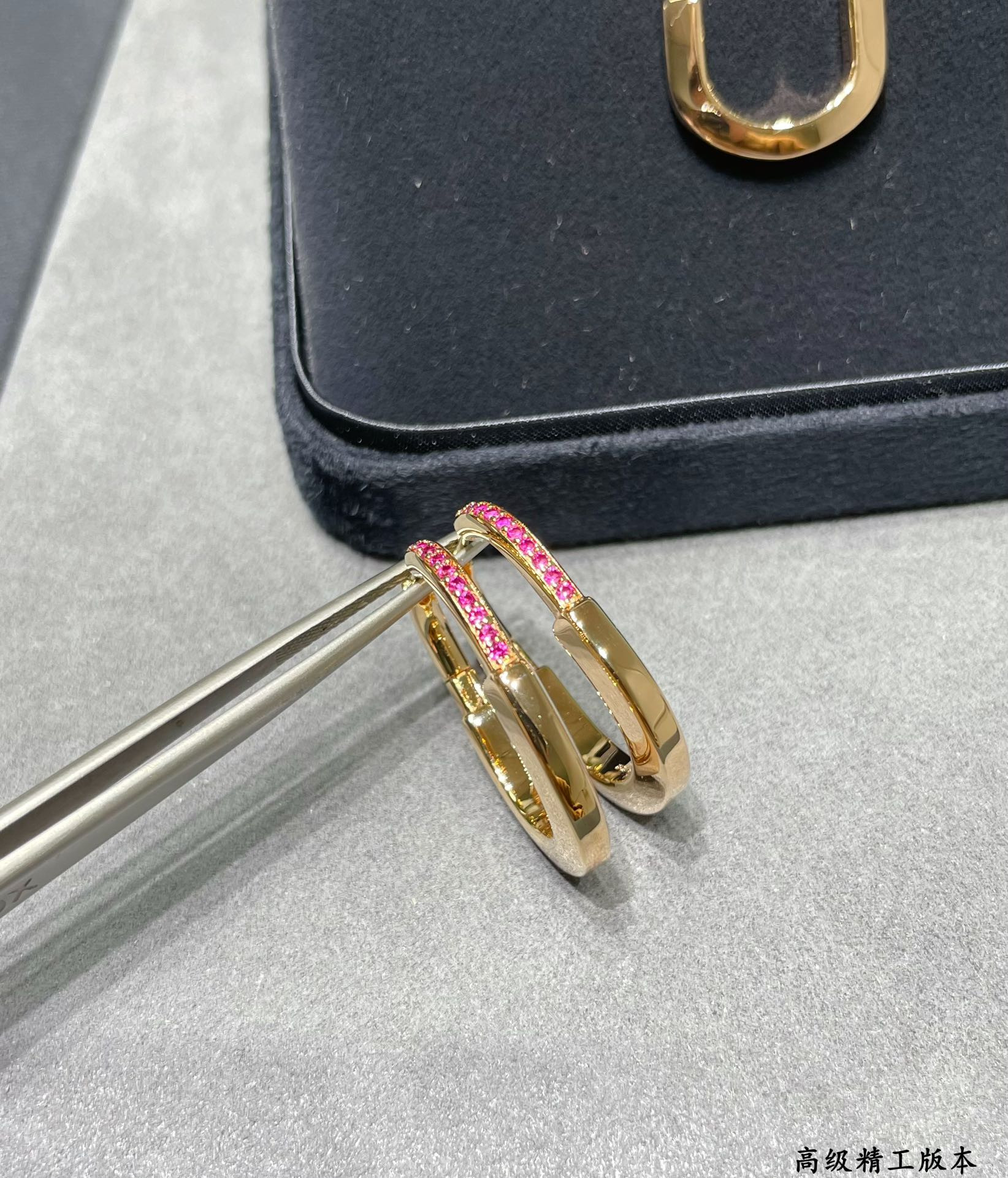 t*f*ny & co. medium pink Di*m*nd lock earrings