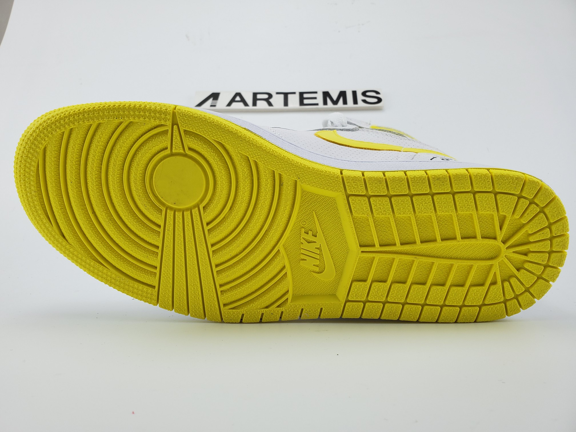 Air Jordan 1 High “First Class Flight”