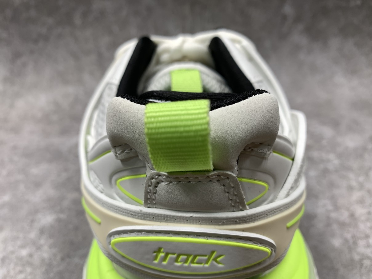 Balenciga Track Worn Out Sneakers