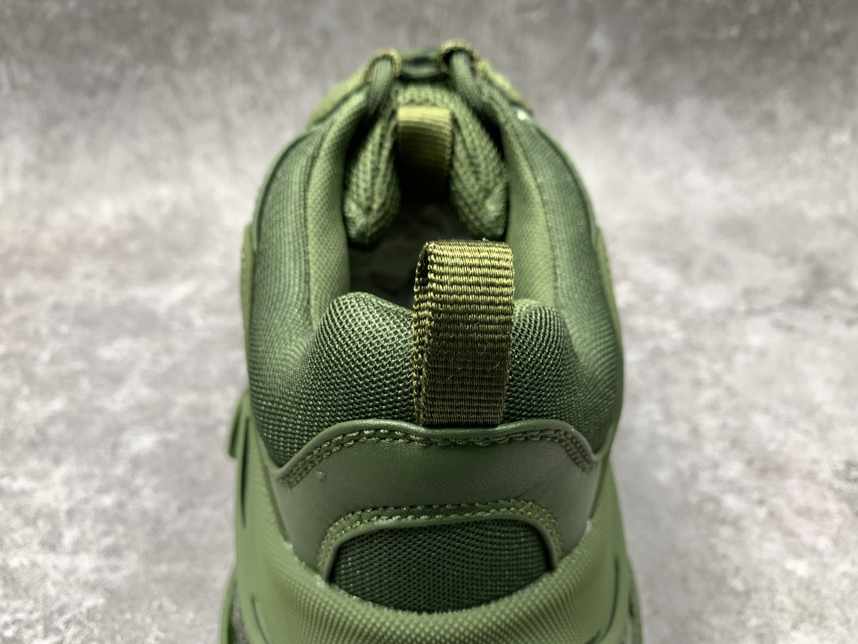 Balenciga Triple S Sneaker Clear Sole Green