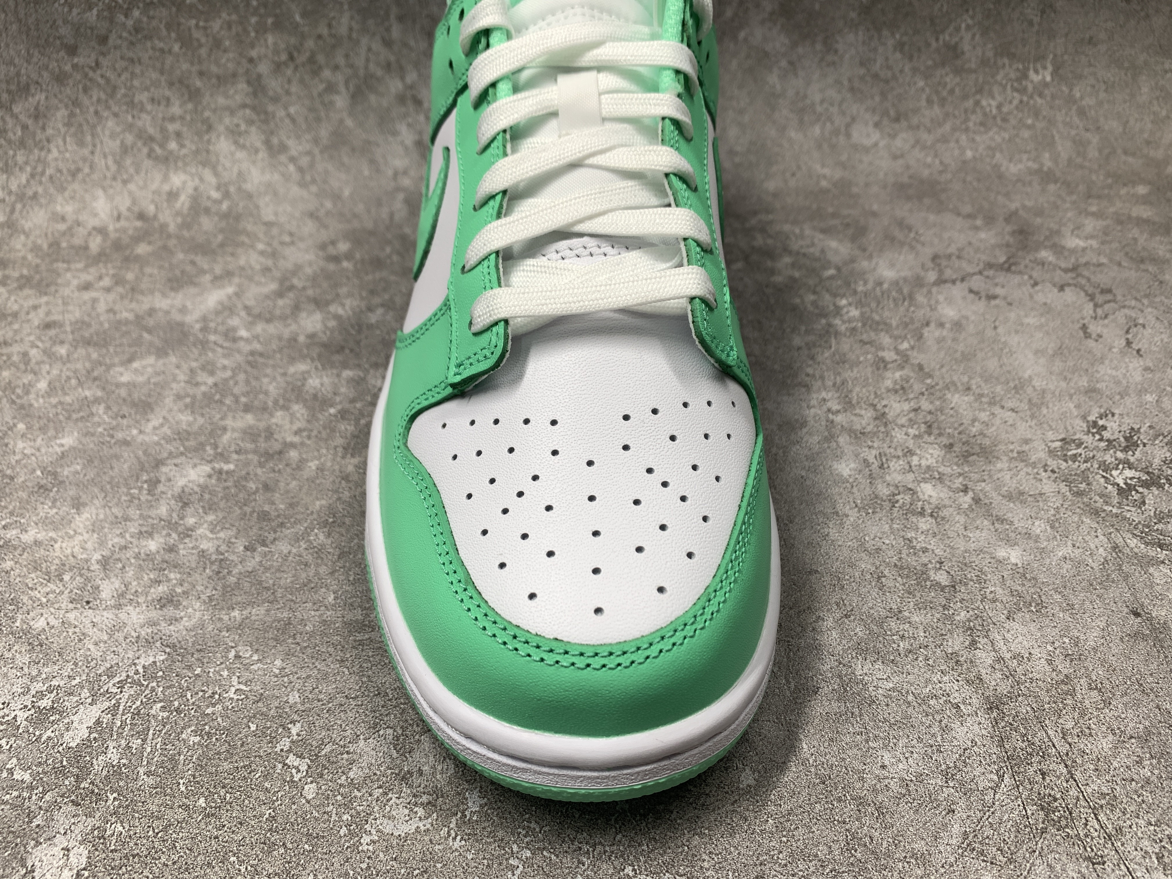 Nike Dunk Low Green Glow