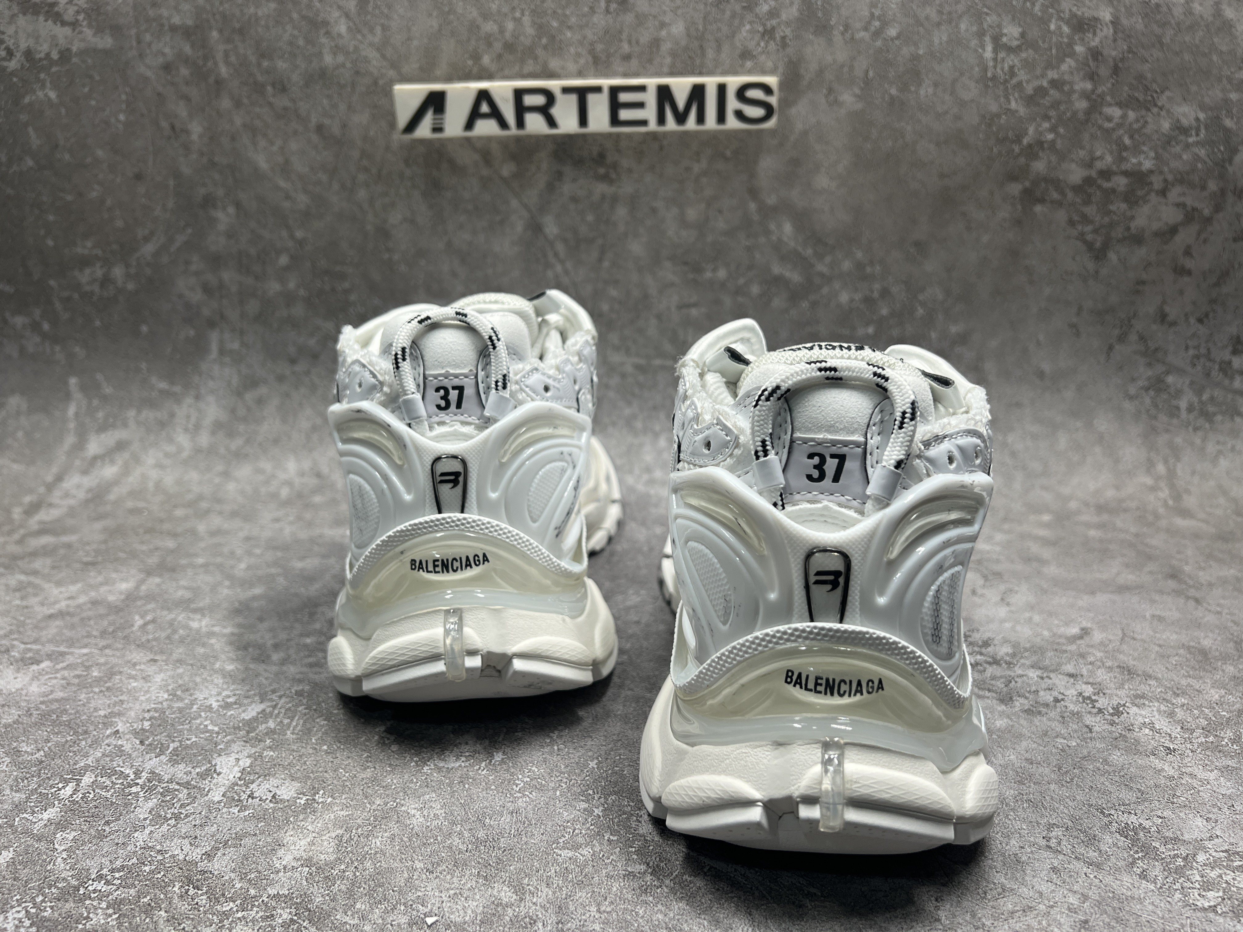 Balenciga Runner White