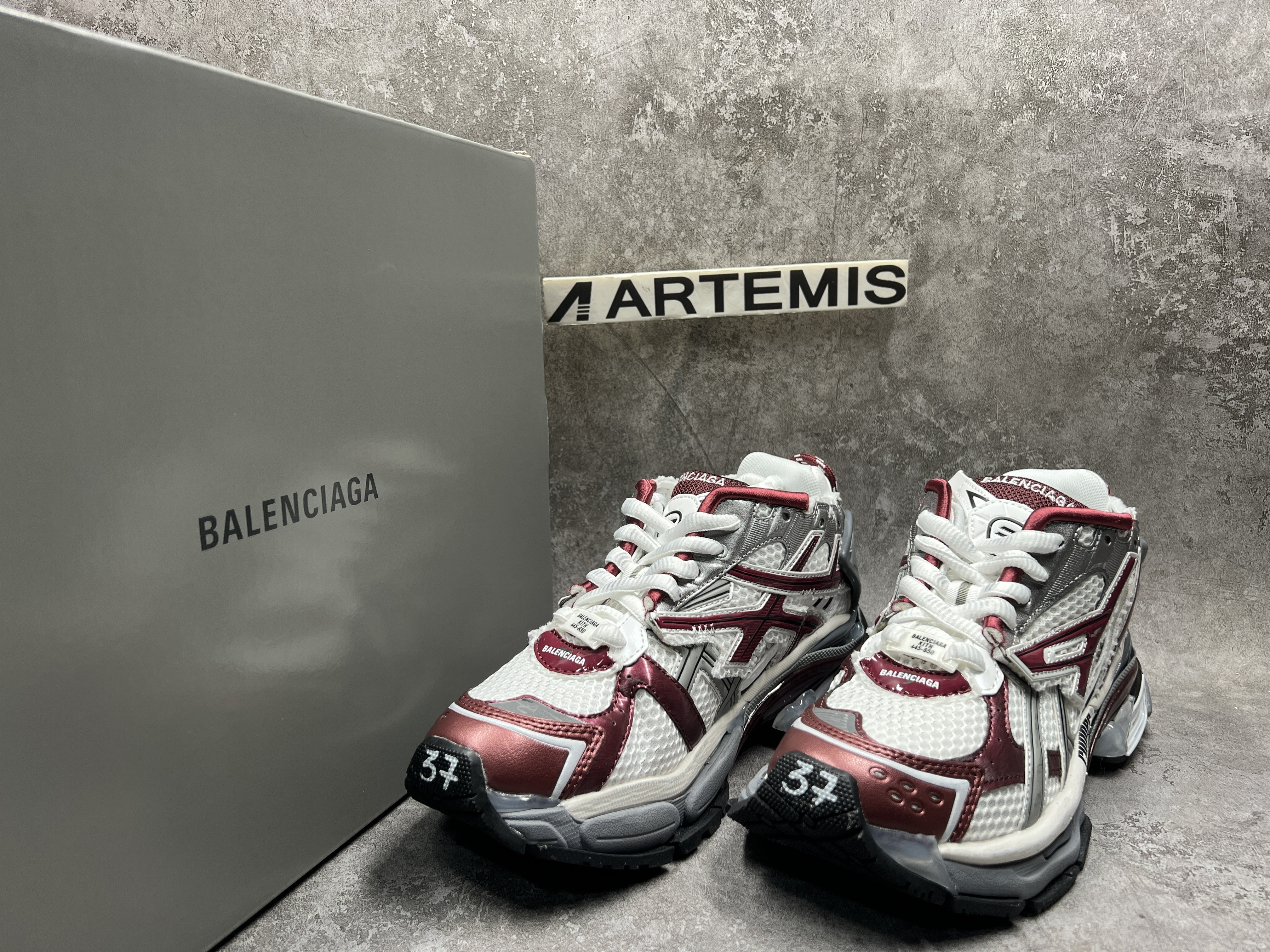 Balenciga Runner Sneaker Burgundy