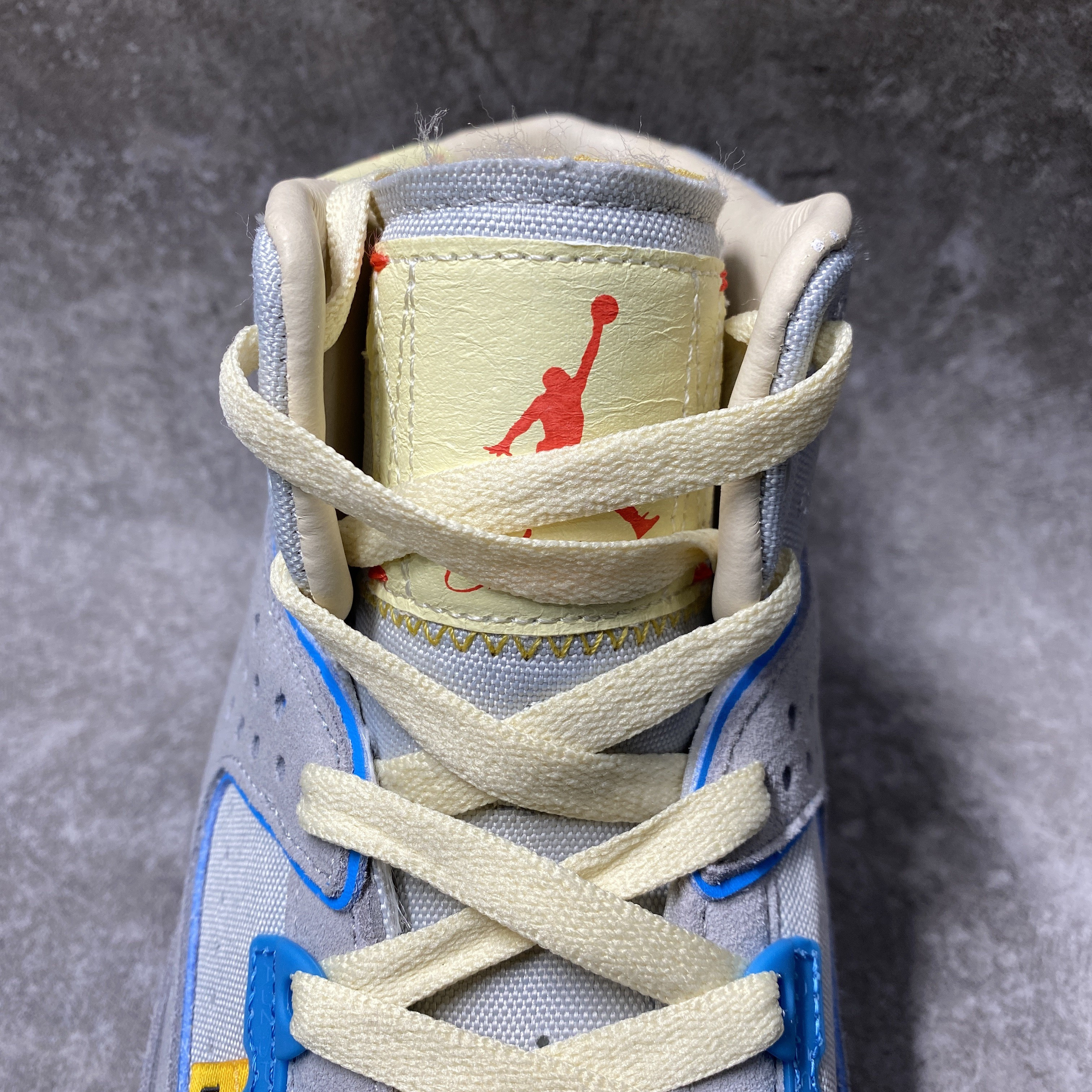 Air Jordan 2 Retro Union Grey Fog