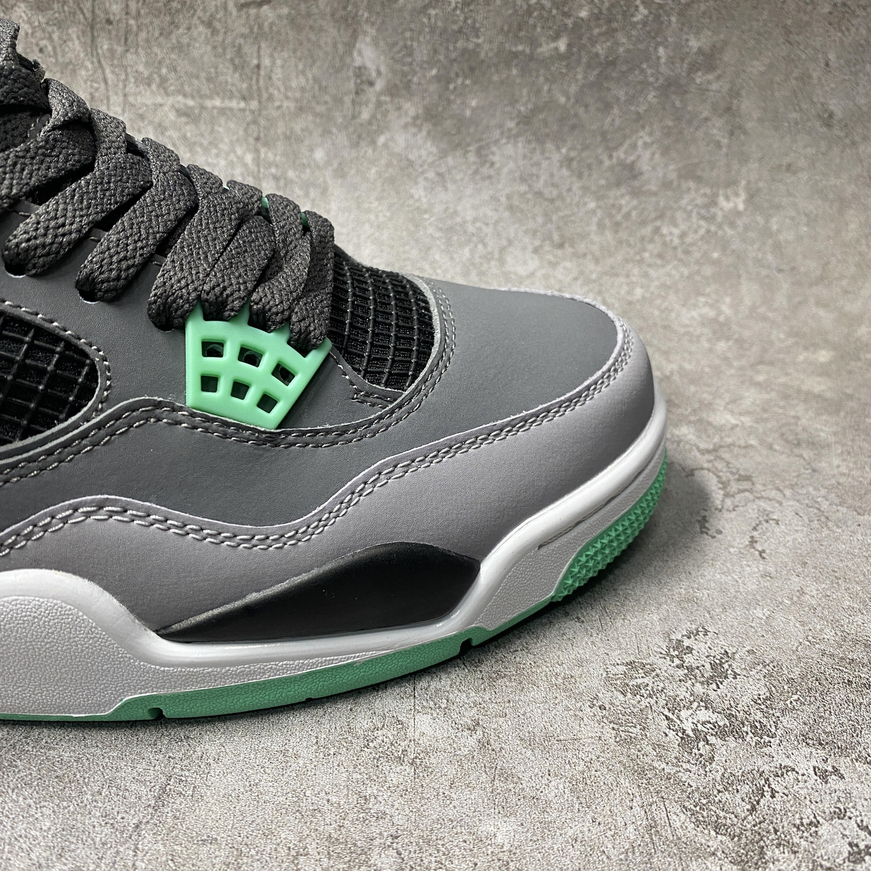 Air Jordan 4 Retro Green Glow