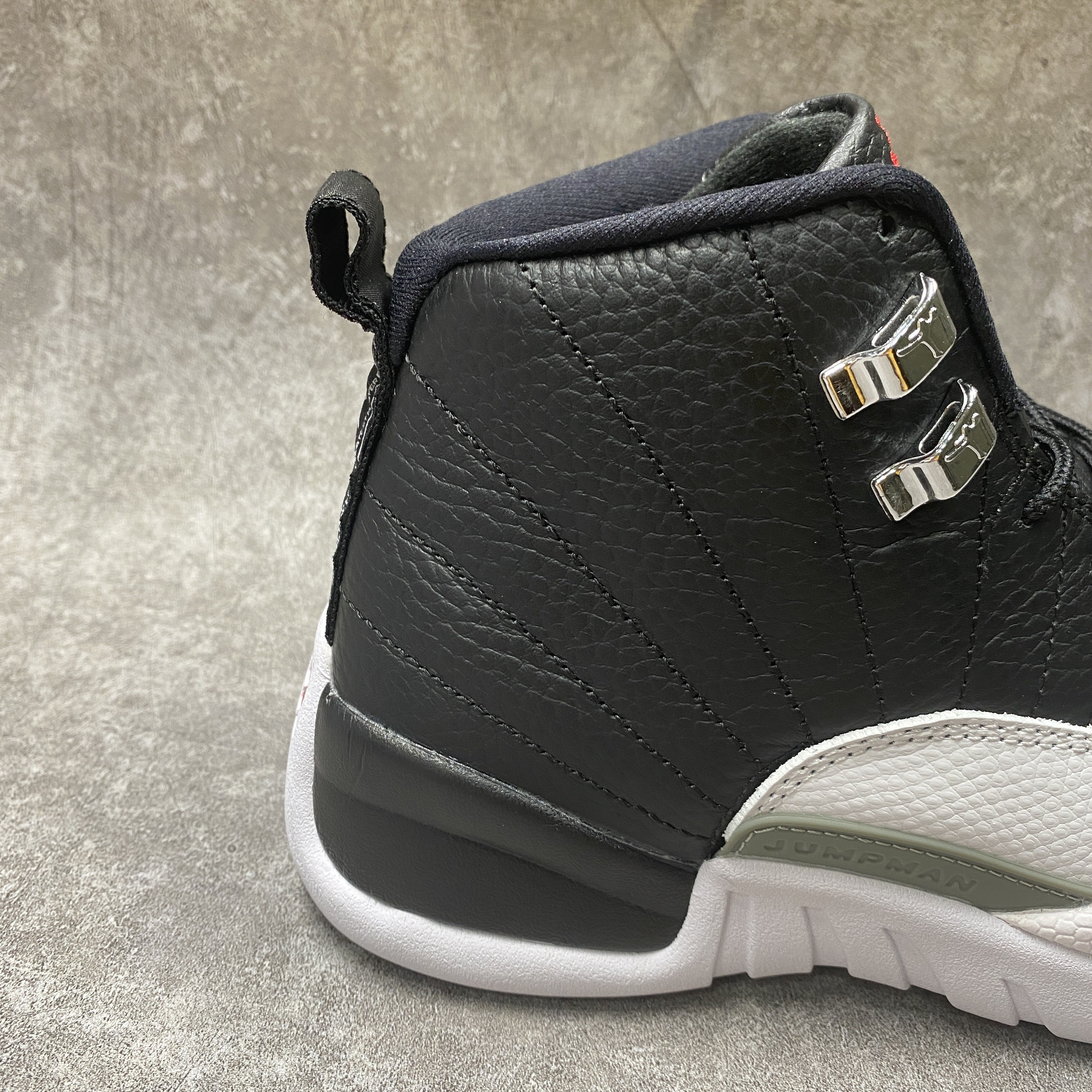 Air Jordan 12 Retro Playoffs (2022)