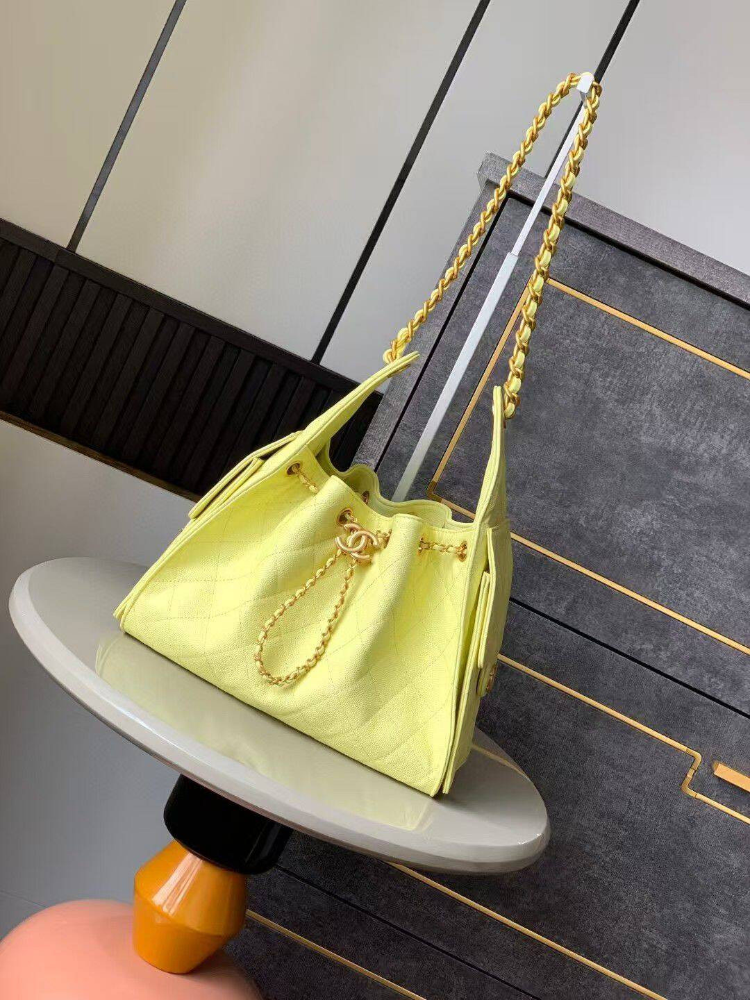 Ch*el 25c bucket bag 26x30x14cm