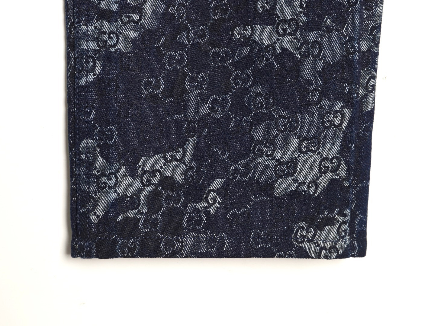 G*u*i guc jeans suit