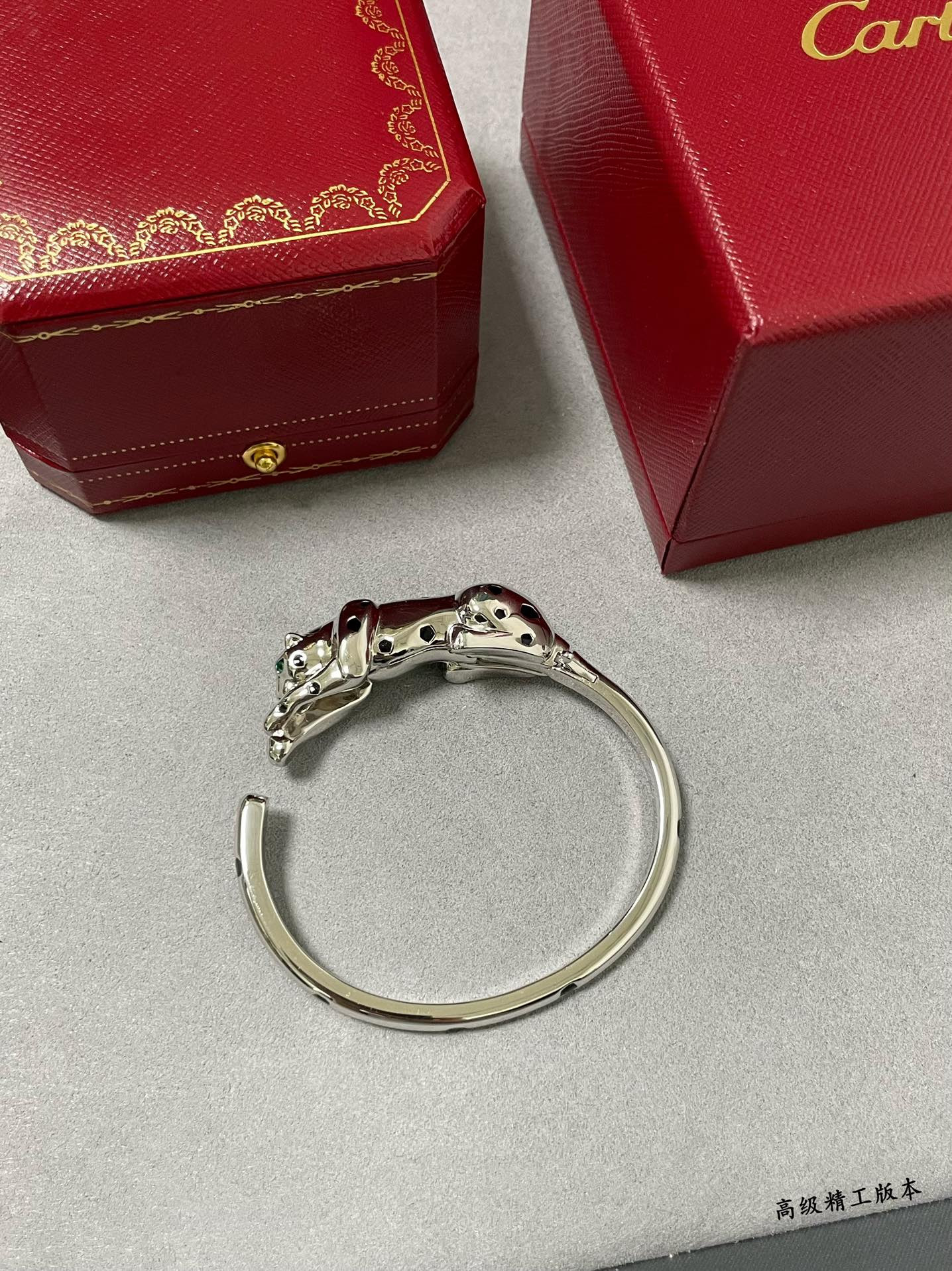 Ca*t*er light gold spotted leopard bracelet