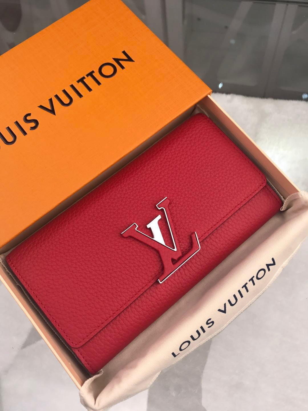 LV CAPUCINES Wallet M63738