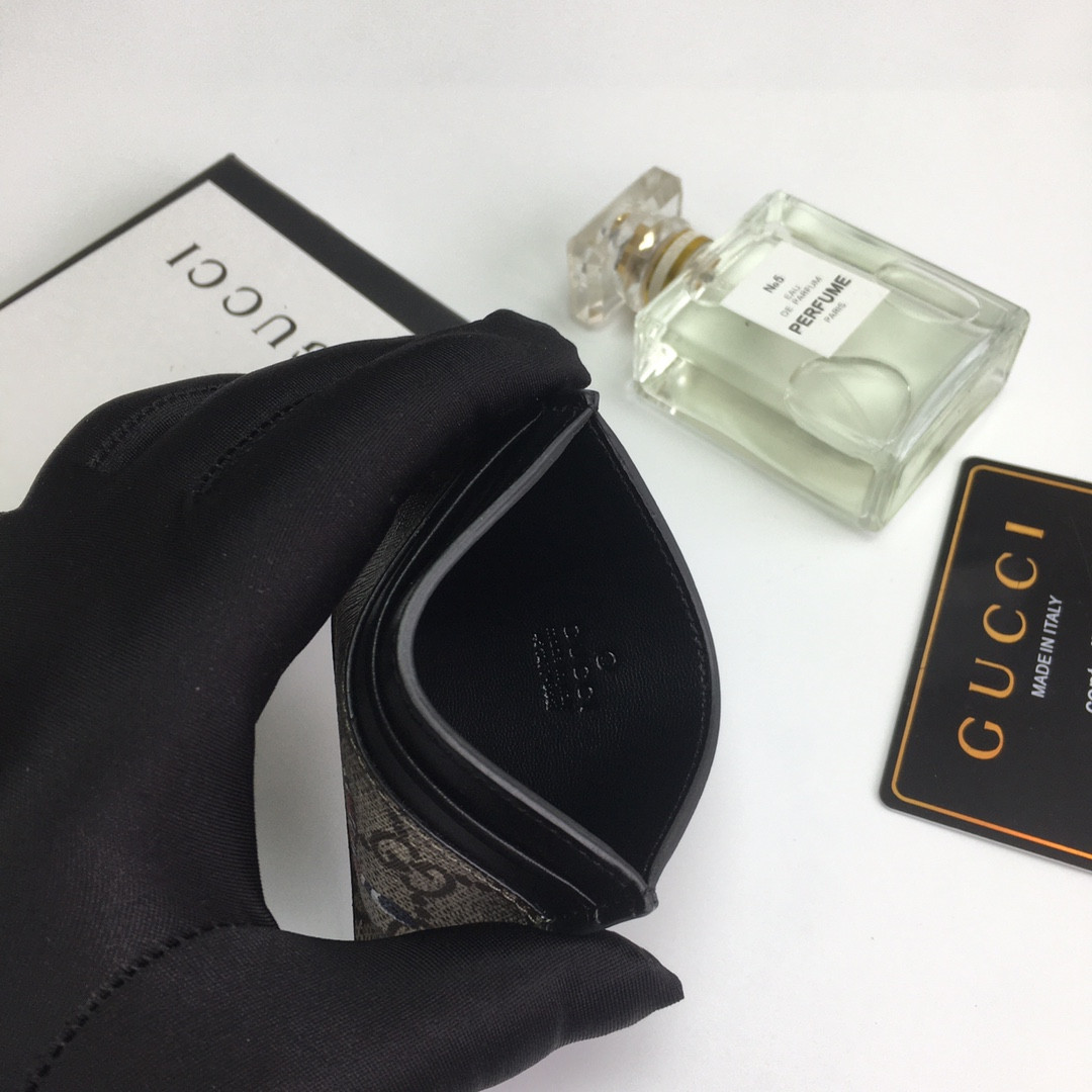 G*u*i gg card case wallet