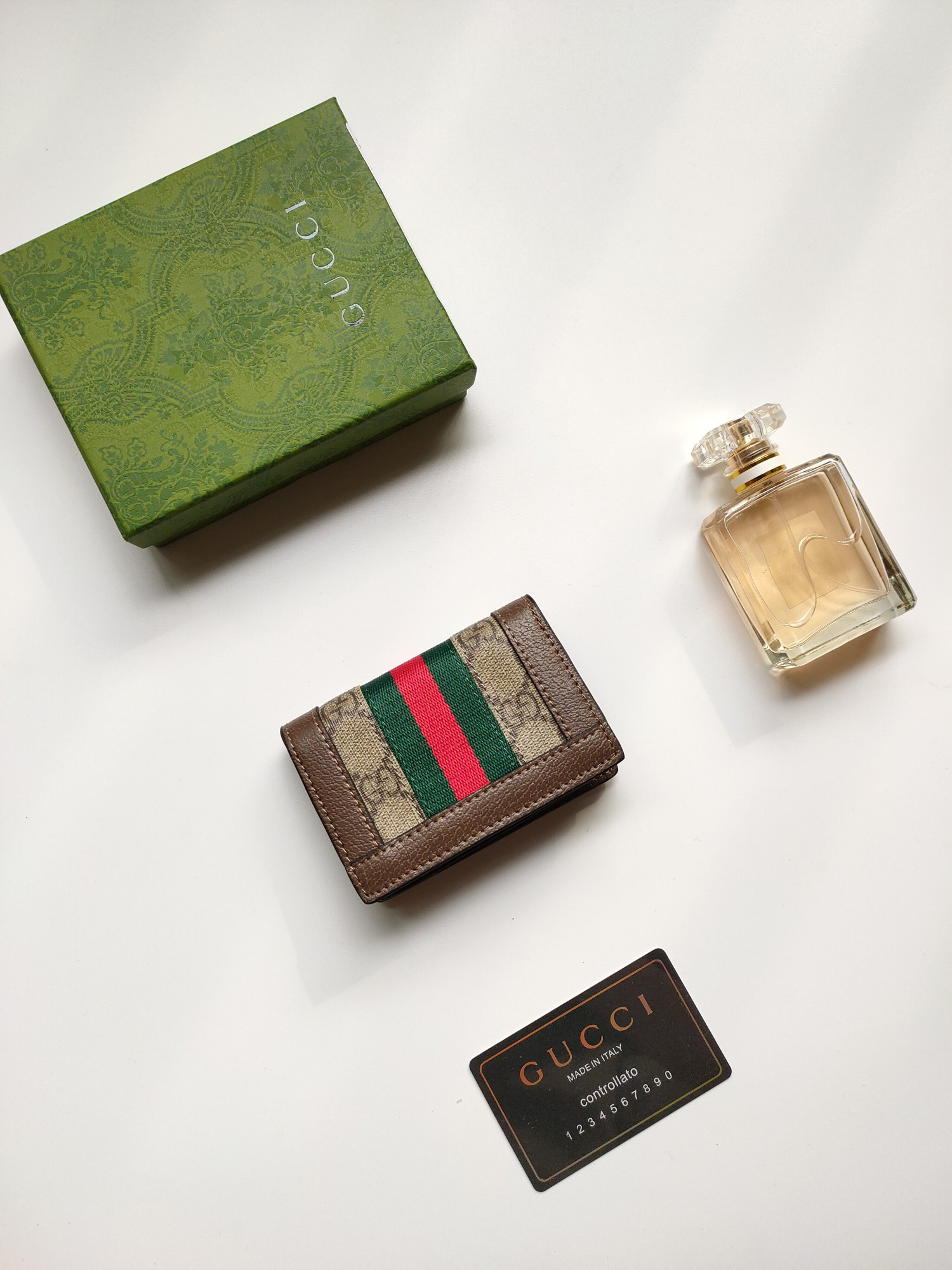 G*u*i gg  card case wallet