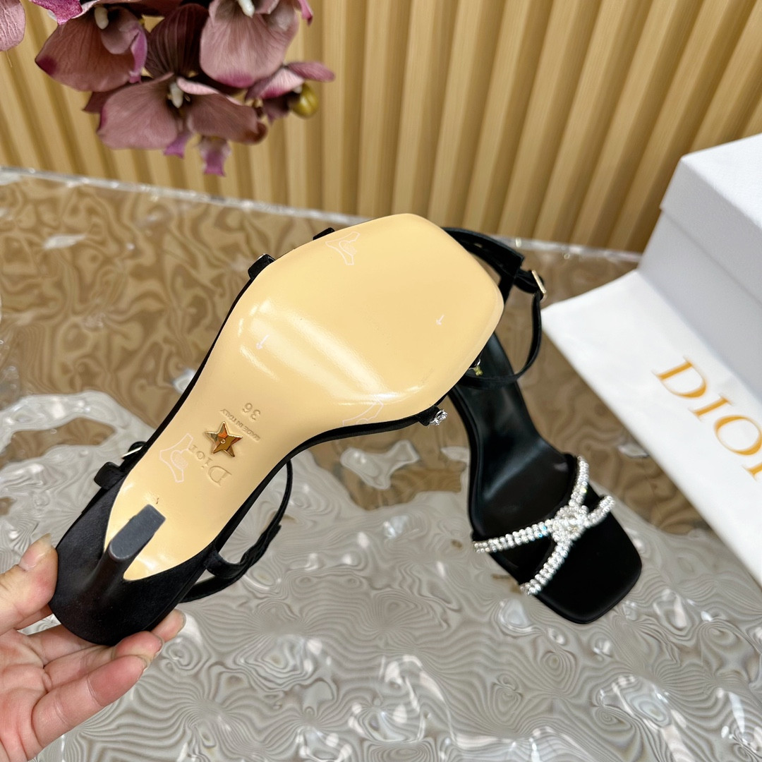 ua D*or slingback pump