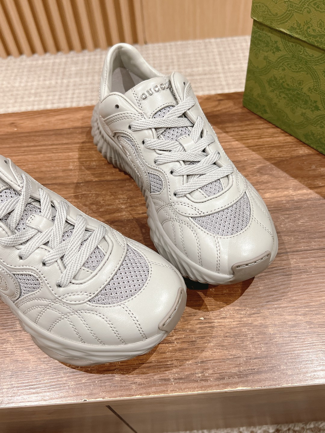 ua G*u*i ripple sneaker