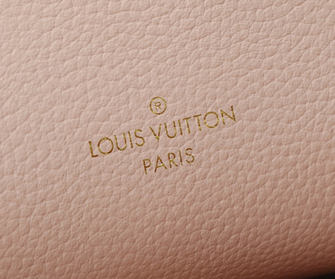 LV Side Trunk PM M25071 7.1 x 4.9 x 3.1 in