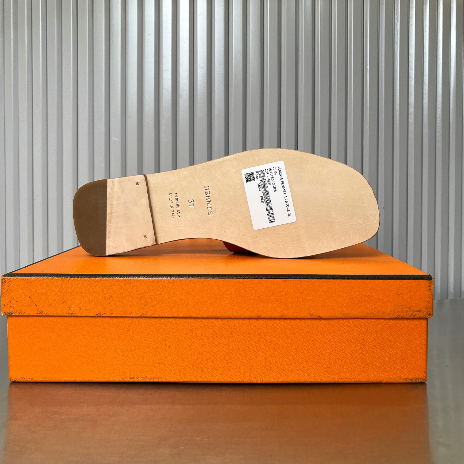 ua H**me5 oran sandal