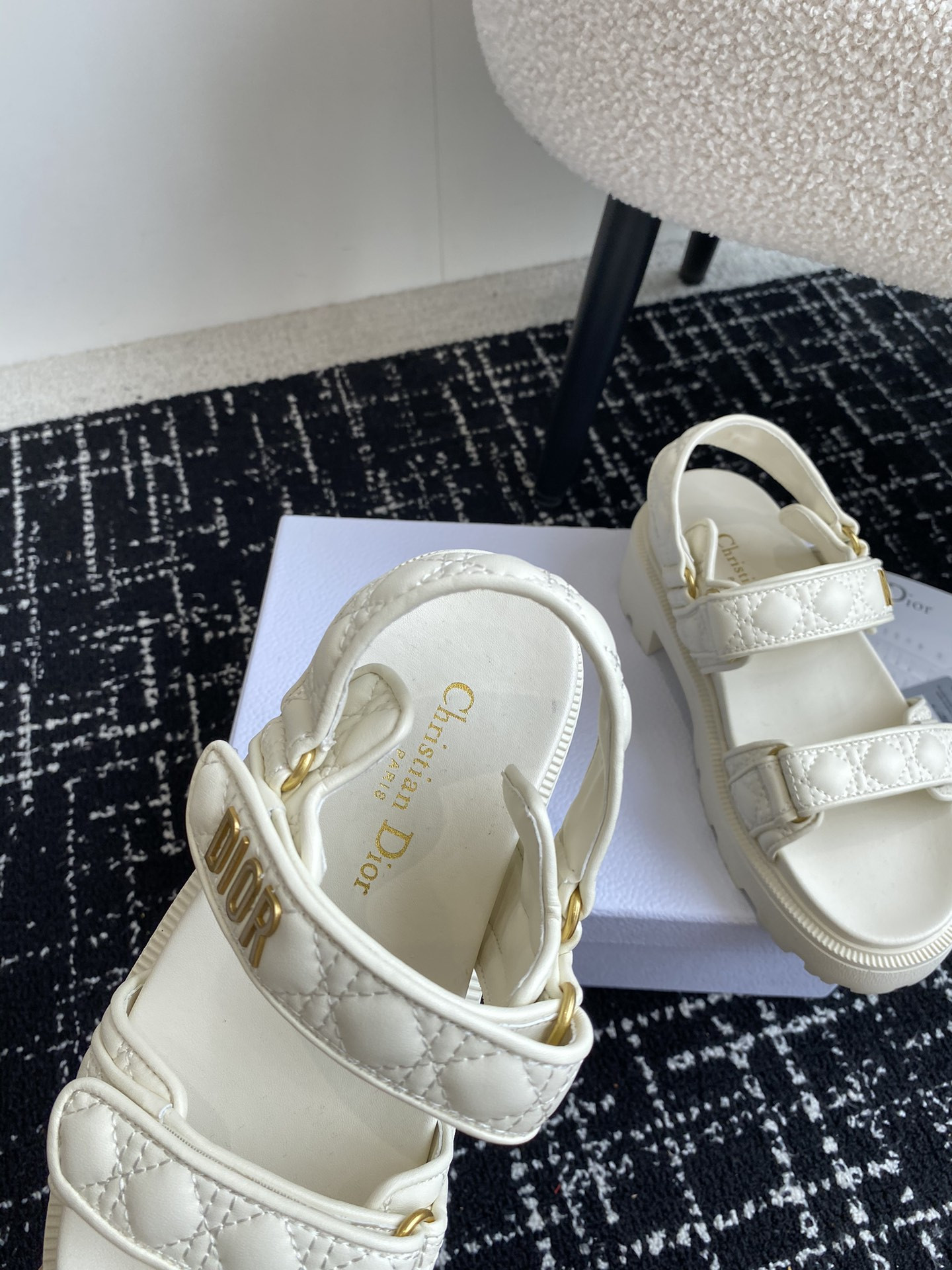 ua D*oract platform sandal