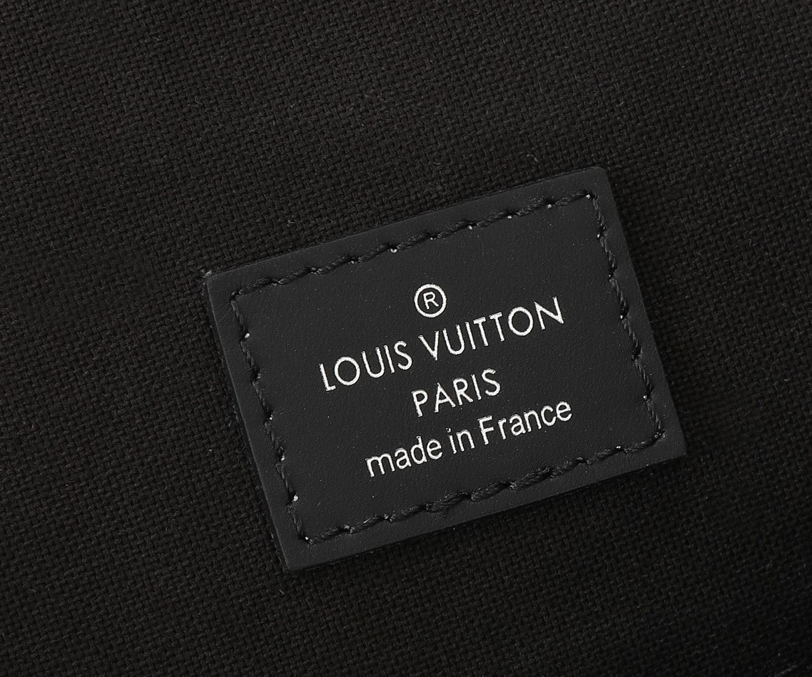 LV Christopher MM N41379 15 x 17.3 x 4.9 inches