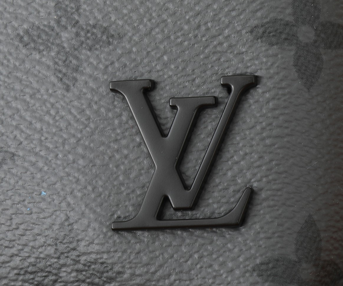 LV Avenue Slingbag PM M11703 6.3 x 13 x 2.2 inches