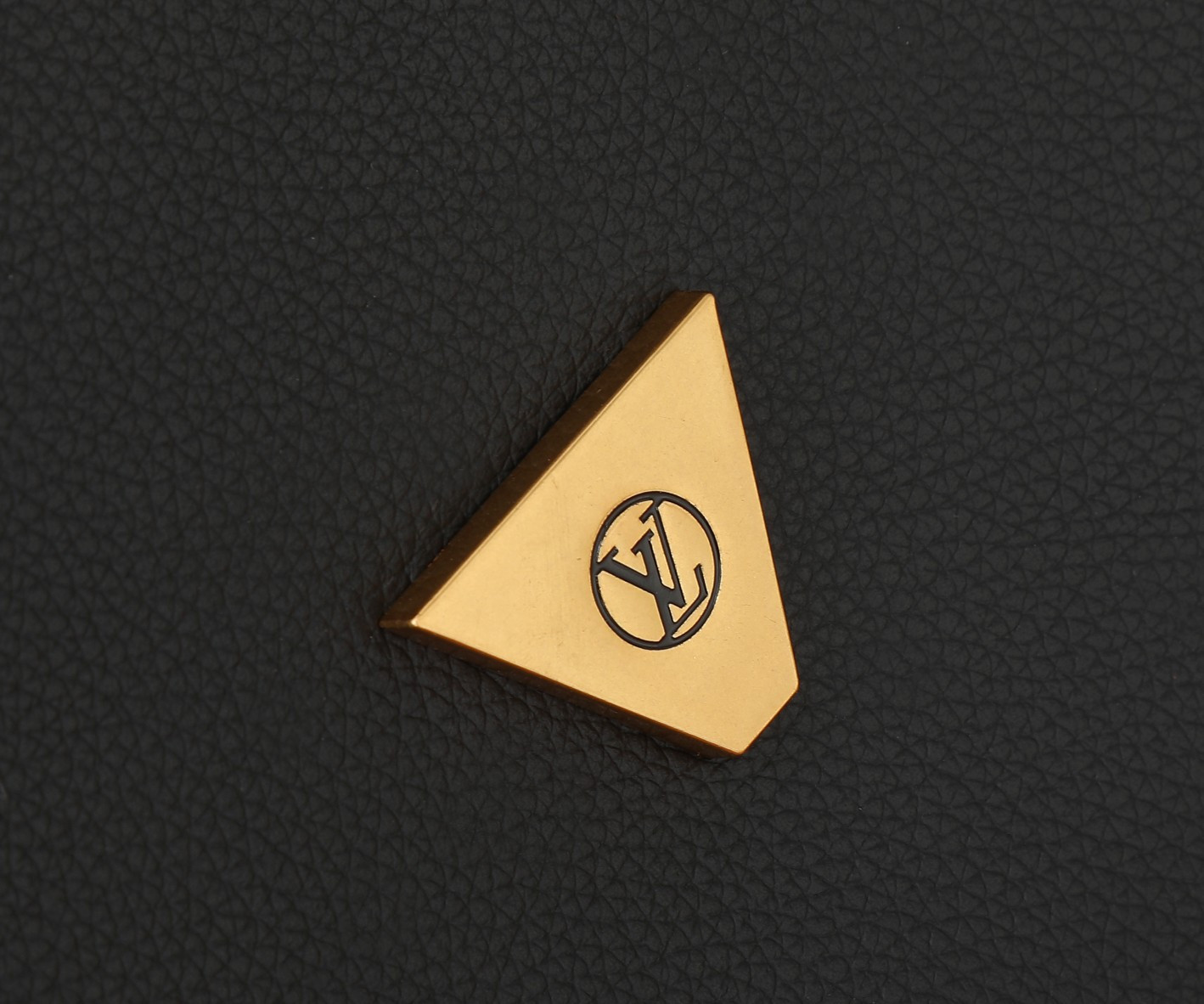 LV Soft Twist M24639 10.6 x 7.5 x 3.5 inches