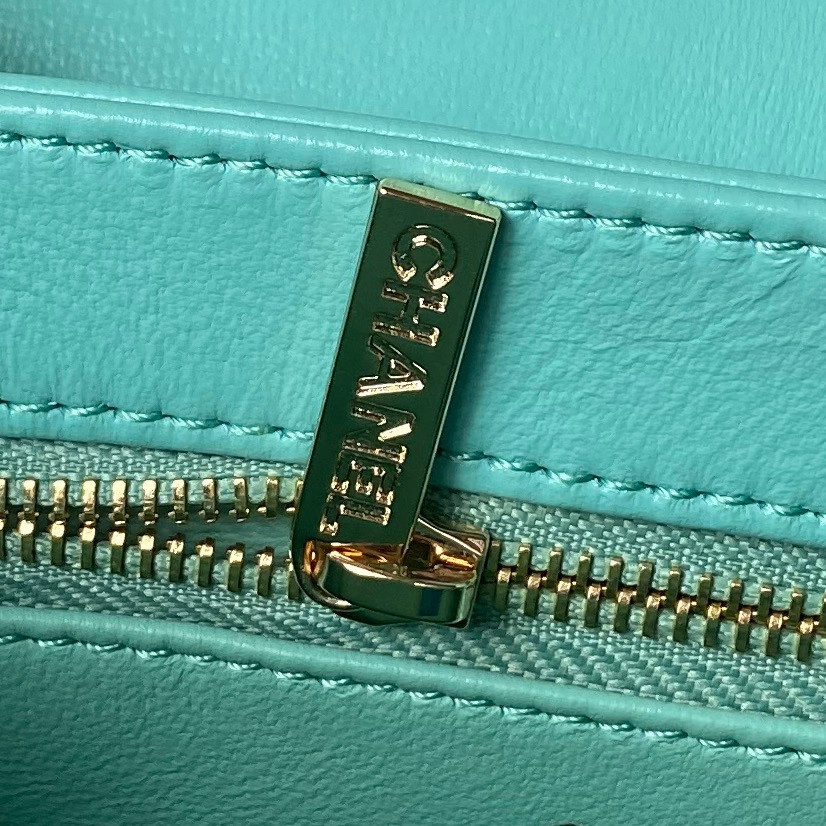 Ch*el trendy cc 23s 14.5 × 19.5 × 8 cm