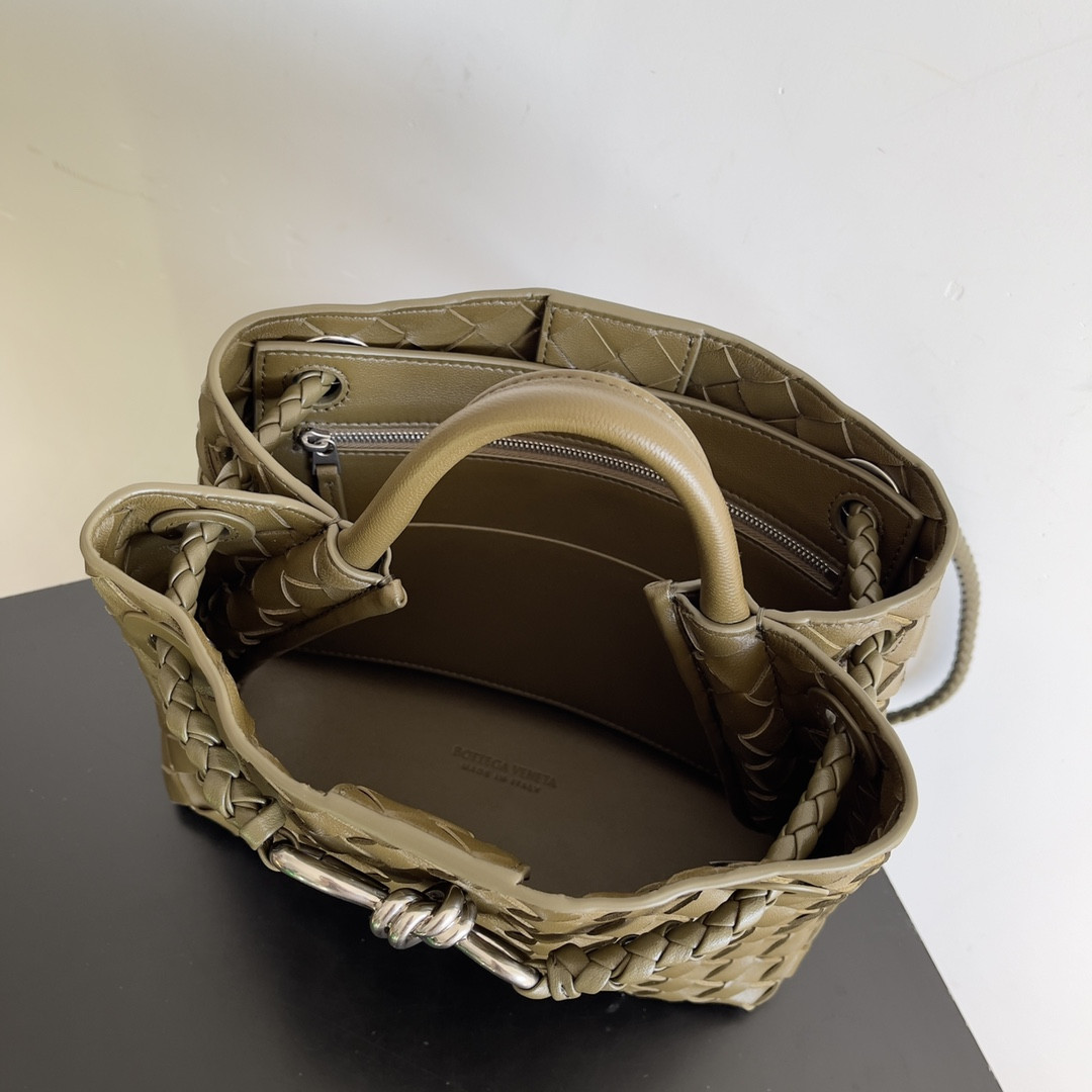 bo*te*ga Ve*ne*ta small andiamo 25x22x10.5cm