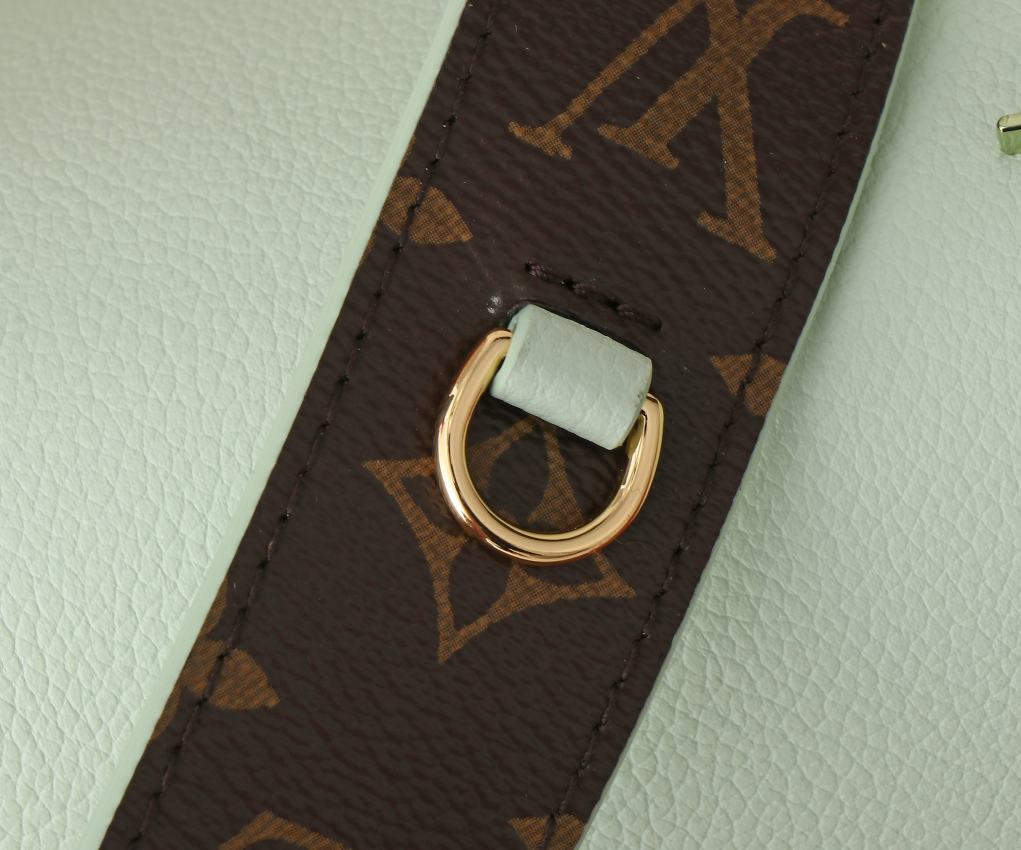 LV Speedy 18 M24605 18x12.5x11CM