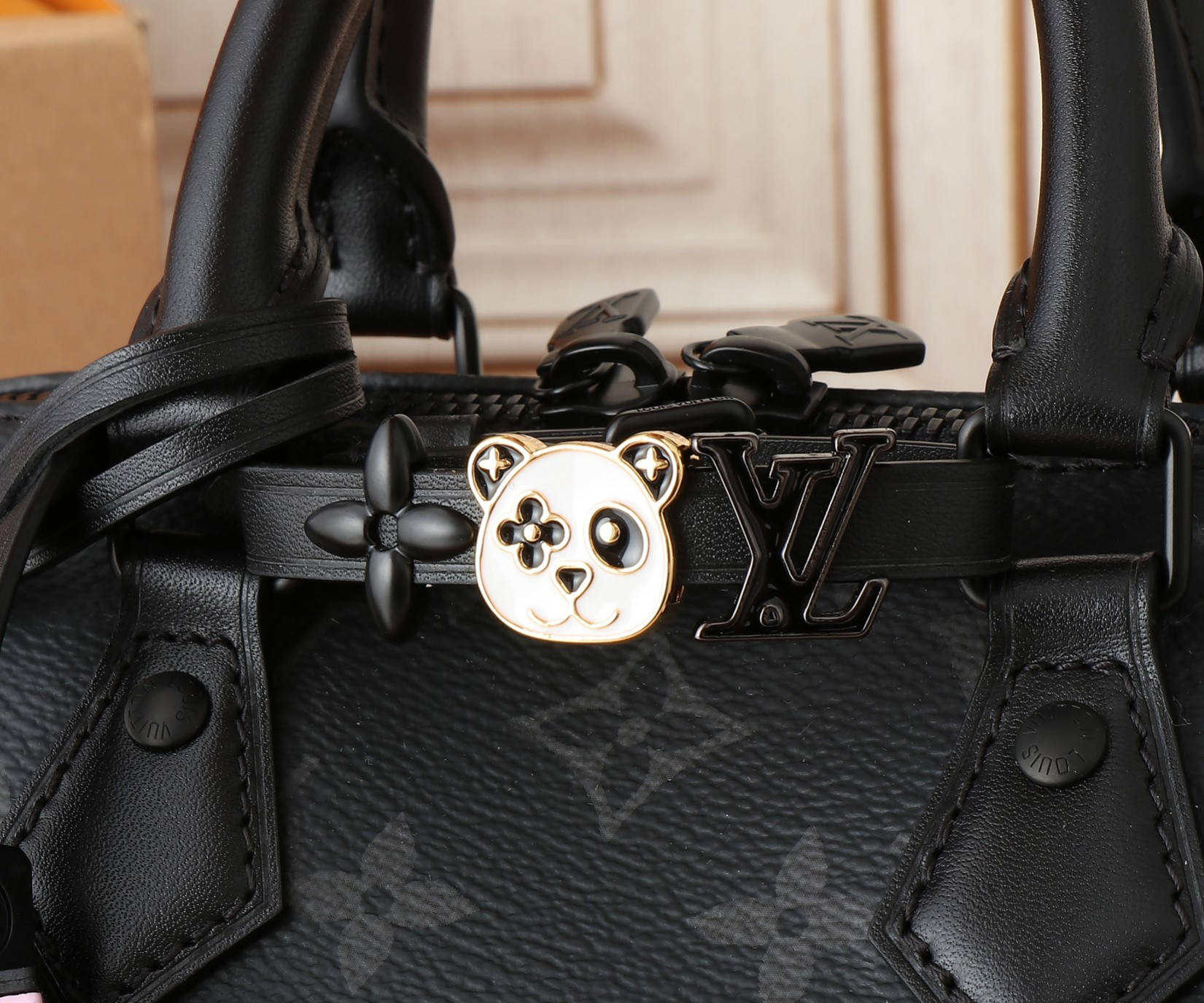 LV Speedy 18 M24606 18x12.5x11CM