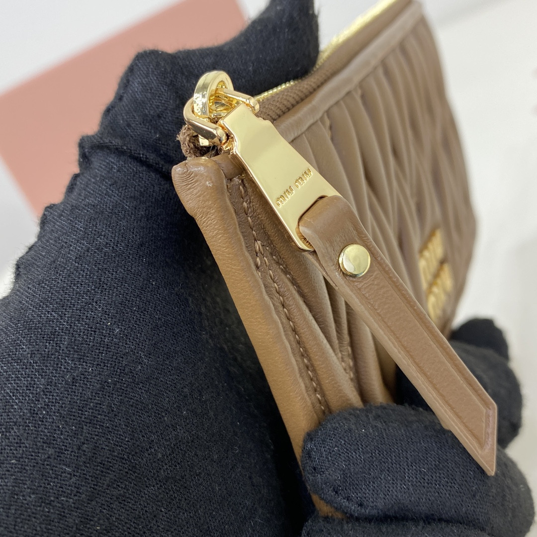 Miu Miu Matelassé nappa leather card holder 8X15cm