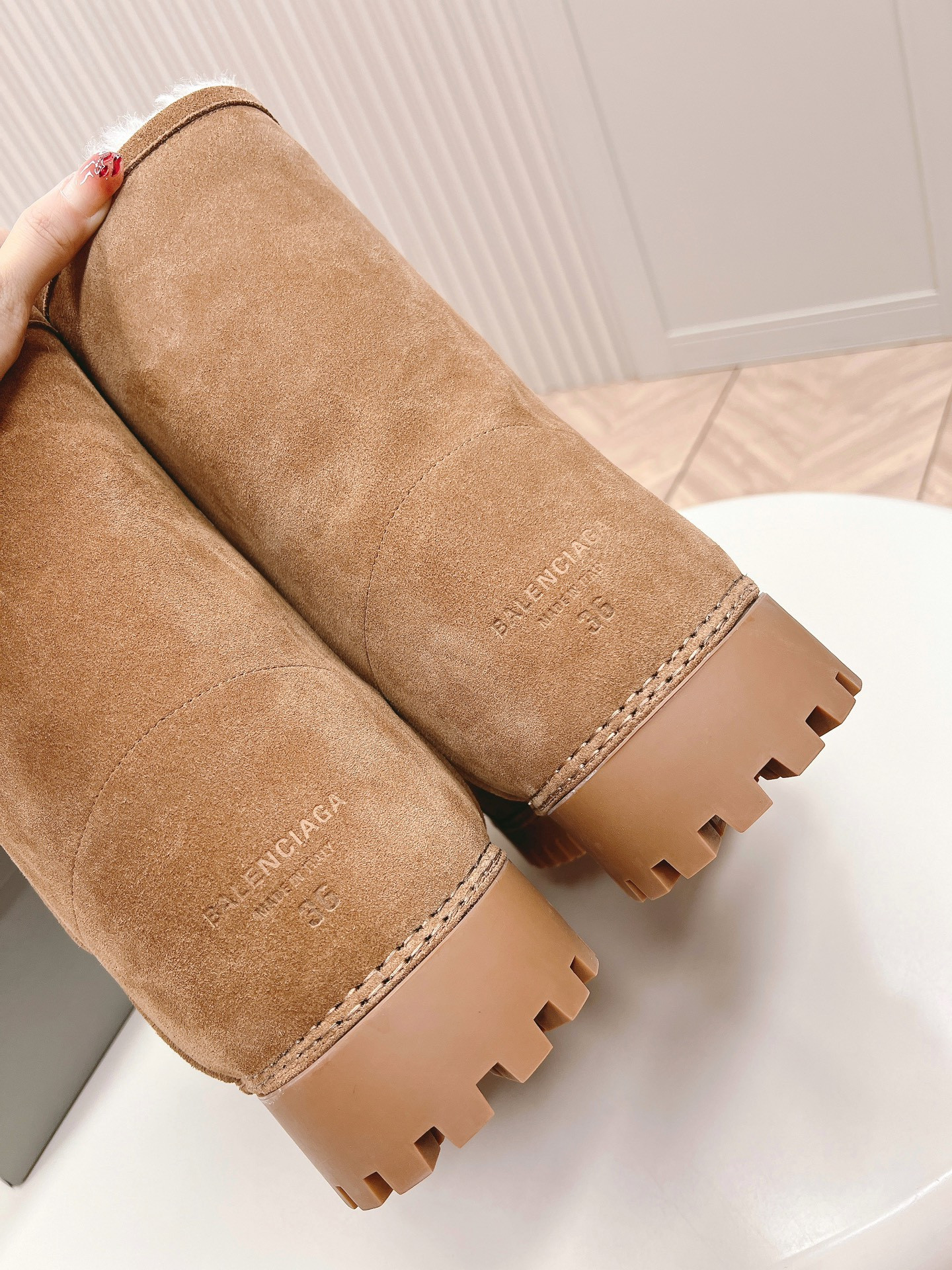 ua Ba*len*cia*ga snow boot