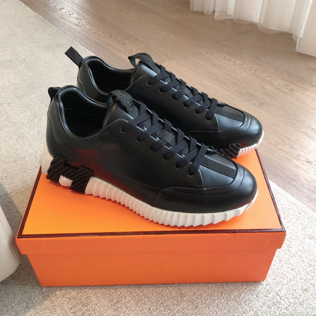 ua H**me5 bouncing sneaker