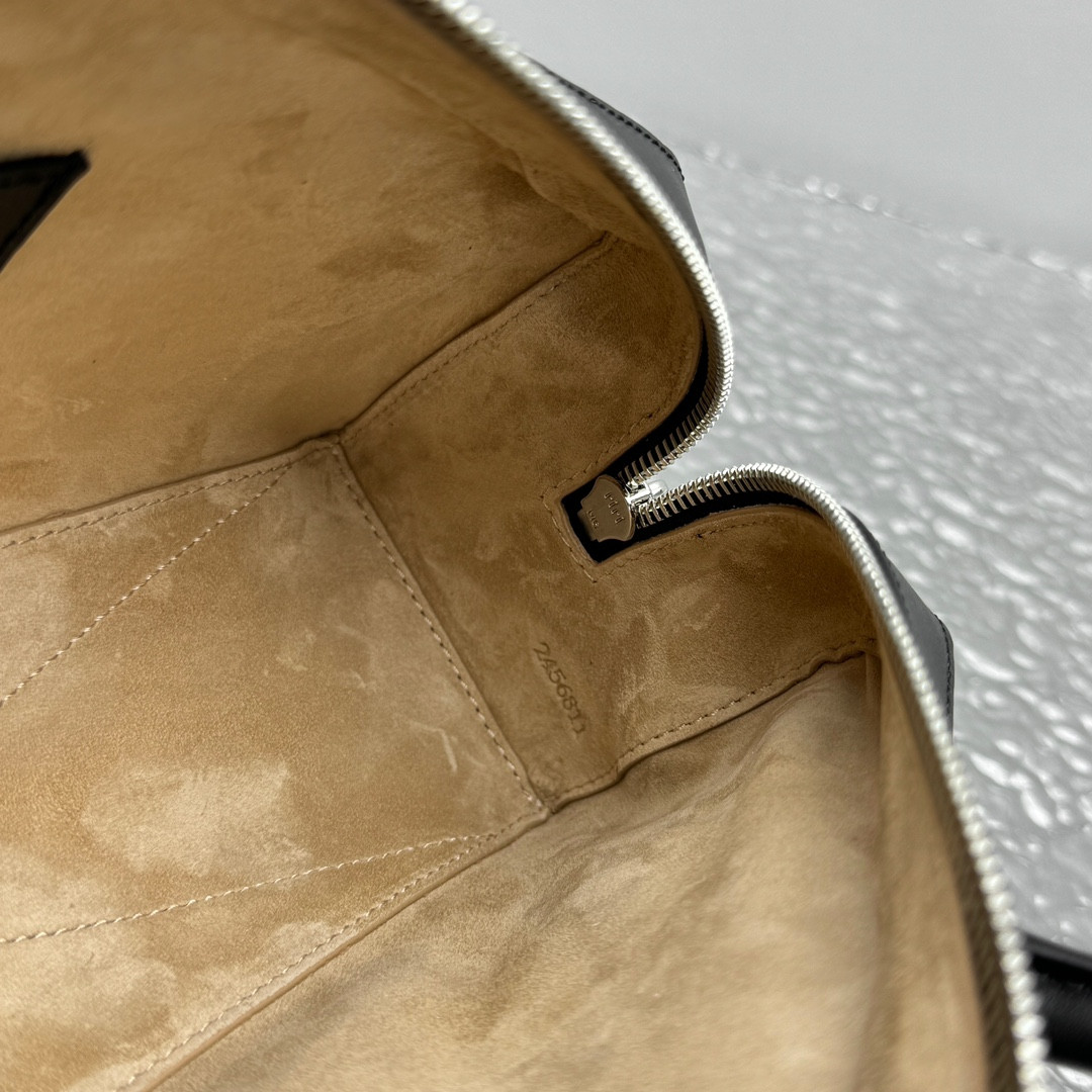 ALAÏA LE TECKEL SMALL BAG 27x9x8cm